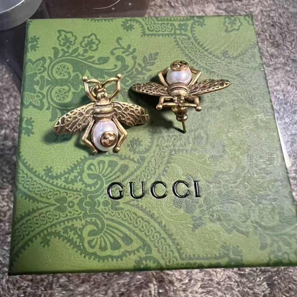 New Gucci bee earrings with box and bag - Picture 5 of 6